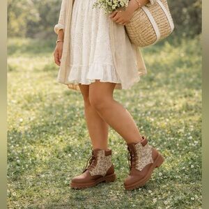 LRL Carlee Lace Up Lug Waterproof Leather Boots Tan Brown Monogram Women 7.5